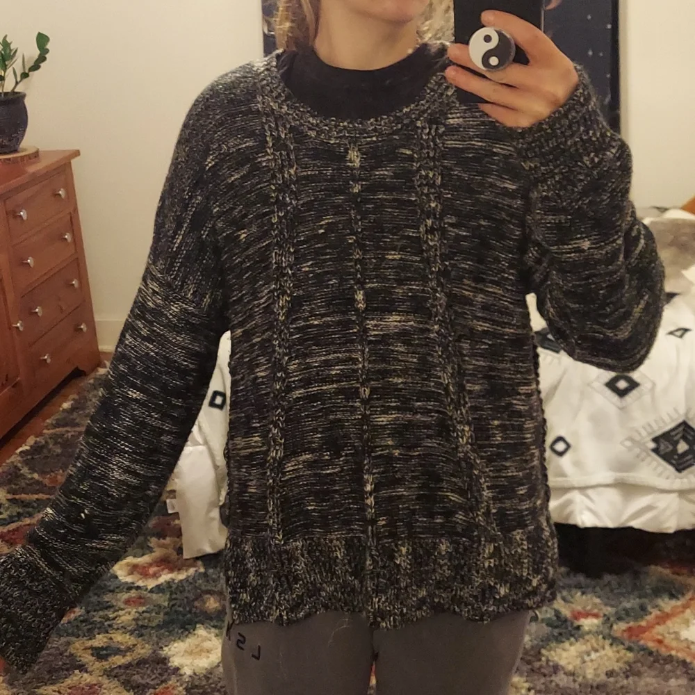 Knitted sweater - Picture 1 of 7